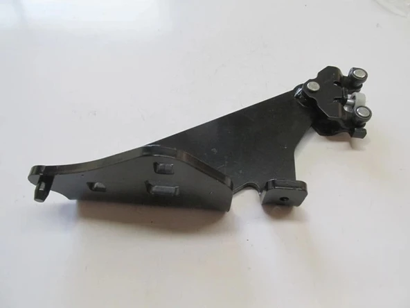 Renault Kangoo 3 2008-2013 Sürgülü Kapı Alt Ray Bağlantısı Sağ (Oem No: 8200497645) ürün görseli 1