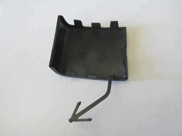 Renault Megane 3 Hatchback 2012-2013 Ön Tampon Çeki Demiri Kapağı (Oem No: 511804342R) ürün görseli 1