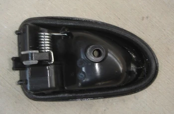 Renault Master 2 2004-2010 Ön Kapı İç Açma Kolu Sol Siyah (Pütürlü) (Pleksan) (Oem No: 7700353283) ürün görseli 1