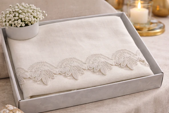 Goldroom Home Fransız Dantelli Linen Kumaştan 160 x 220 Lüks Masa Örtüsü ürün görseli 1