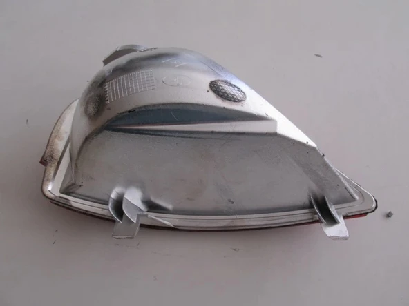 Renault Symbol 2017-2021 Arka Tampon Reflektörü Sol Kırmızı (Pleksan) (Oem No: 265854470R) ürün görseli 1