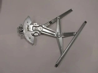 Toyota Corolla 1999-2000 Ön Cam Krikosu Sol Manuel (Adet) (Oem No:6982002060) ürün görseli 1