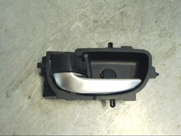 Toyota Yaris 2012-2014 Kapı Kolu İç Siyah Sol (Oem No: 69206-0D280) ürün görseli 1