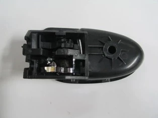 Toyota Yaris 2006-2011 Ön - Arka Kapı İç Açma Kolu Sağ Siyah (Elceği Nikelajlı) (Hushan) (Oem No: 69205-52070-B1) ürün görseli 1