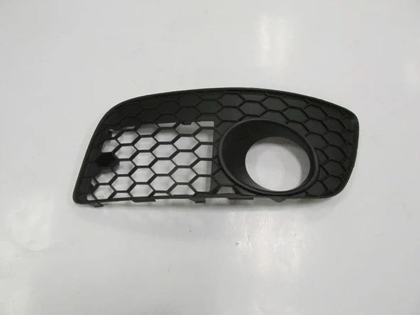 Volkswagen Golf 5 2004-2009 Sis Lamba Kapağı Sol Siyah Delikli)(Gtı) (Izgaralı Açık Tip)(Tw) (Oem No: 1K0854661X2B9) ürün görseli 1
