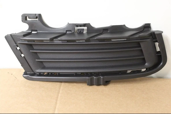 Volkswagen Golf 7 2013-2017 Sis Lamba Kapağı Deliksiz - Nikelajsız) Üst Sağ (Oem No: 5G0853212D9B9) ürün görseli 1