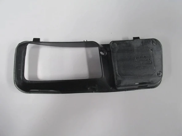 Volkswagen Polo Classic 1996-2001 Sis Lamba Kapağı Sol Siyah Delikli (Adet) (Oem No:6K5853665) ürün görseli 1