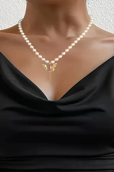 Caş Dekorasyon Altın Renk Kelebekli İncili Çelik Kolye ürün görseli 1