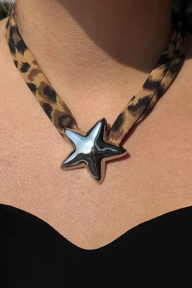 Caş Dekorasyon Gümüş Renk Leopar Desen Yıldız Kolye ürün görseli 1
