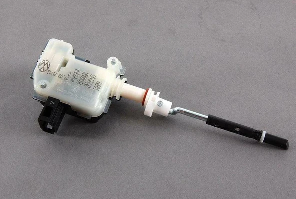 Merkezi Kilit Motoru Bora - Touareg 1998-2005 Depo Kapak (Oem No: 1J0810773D) ürün görseli 1