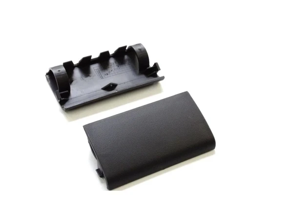 Volkswagen Passat 1997-2004 Kriko Kapağı Ön Sol (Oem No: 3B0853917) ürün görseli 1