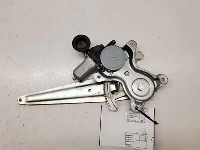 Toyota Rav4 2006-2018 Cam Krikosu Elektrikli Arka Sağ (Oem No: 69803-42040) ürün görseli 1
