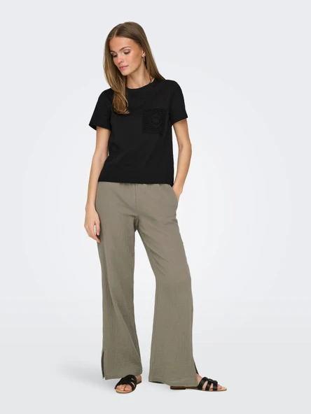 Only   ONLENJA S/S O-NECK POCKET TOP JRS Kadın Siyah T-Shirt - 15369258 ürün görseli 1