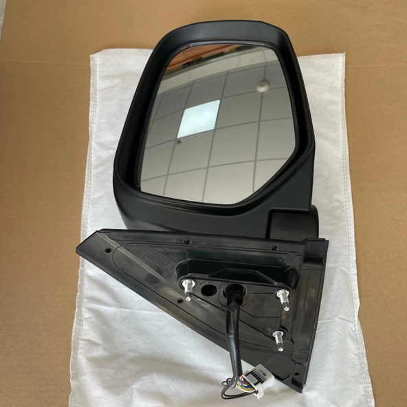 Mitsubishi L200 Pickup 2015-2018 Elektrikli Otomatik Katlanır Ayna Nikelaj Kapak Sinyalli Sol (Oem No: 7632B589) ürün görseli 1