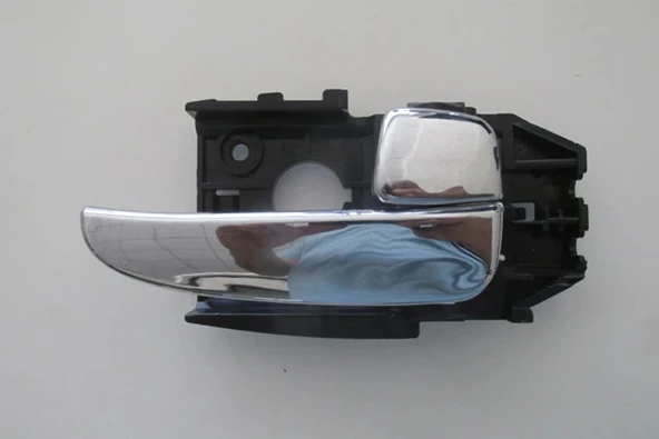 Hyundai Elantra 2002-2003 Ön Kapı İç Açma Kolu Sağ Nikelajlı (Oem No: 83620-2D000Ca) ürün görseli 1