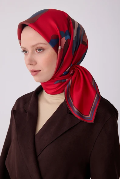 Çiçek Desen İpek Twill Eşarp   - 2026 İlkbahar-Yaz (T)   4303 ürün görseli 1
