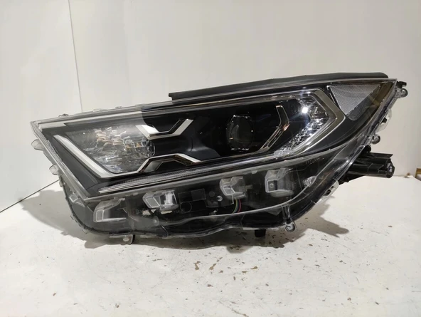 Toyota Rav4 (2019 Yılında Çıkan Kasa) Far Sol (H5) (Oem No: 81185-42A30) ürün görseli 1