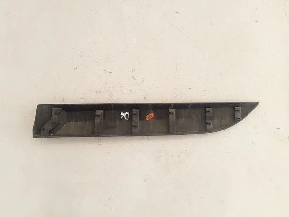 Renault Fluence 2009-2016 Kapı Bandı Arka Sağ (Klipsli) (Oem No: 828760007R) ürün görseli 1