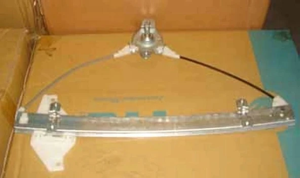 Hyundai Accent Milenyum 2000-2006 Ön Cam Krikosu Sağ Manuel Adet (Oem No:8240225000) ürün görseli 1