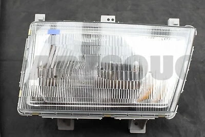 Mitsubishi Canter (2016 Yılında Çıkan Kasa) Far Sol Manuel (Tf) (Oem No: Mk580601) ürün görseli 1