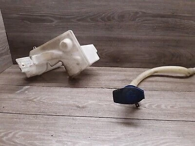 Vw T5 2004- Cam Silecek Su Deposu 4,7 Lıtre (Oem No:7H0955453L) ürün görseli 1
