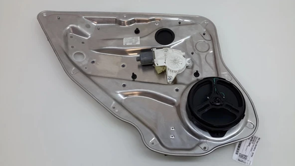 Mercedes W204 2007-2014 Cam Krikosu Arka Sol (Oem No:A2047300779) ürün görseli 1