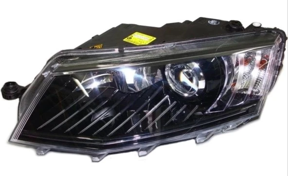 Vw Octavia 2013- Far Sol Xenon (Oem No:5E1941017B) ürün görseli 1