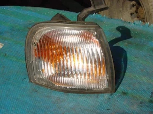 Suzuki Baleno 1995-1997 (Eg) Sinyal Lambası Sağ . (Oem No:3560160G00) ürün görseli 1