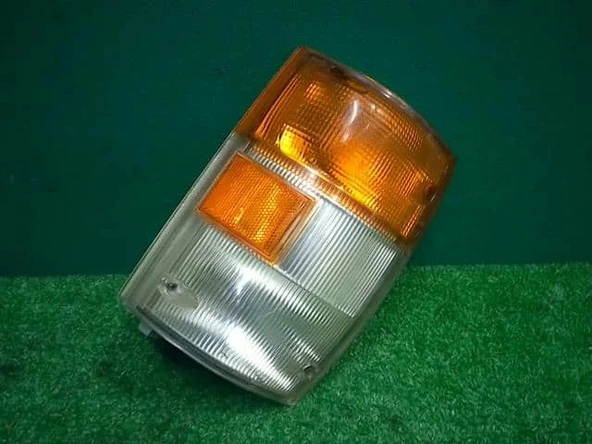 Japon Turkuaz 4.8 D 2001-2004 Far Sağ . (Oem No:8978550032) ürün görseli 1