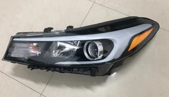Kia Cerato 2016-2020 Far Ledsiz Sol (Oem No:92101A7500) ürün görseli 1