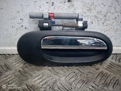Nissan Almera 2000-2006 Kapı Kolu Arka Dış Siyah Ve Nikelaj Sağ (Oem No:80606Bn070) ürün görseli 1