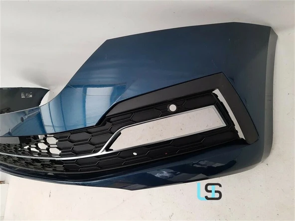 Skoda Octavia 2020-2024 Ön Tampon Koyu Gri Sis - Panjur Delikli - Far Yıkama Deliksiz (Tyg) (Oem No:57 Serisi 07221) ürün görseli 1