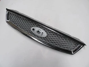 Ford Focus Sedan 2005-2007 Ve Hatchback Ön Panjur Gümüş Gri (Nikelaj Çerçeveli) (Tw) (Oem No:1508157) ürün görseli 1