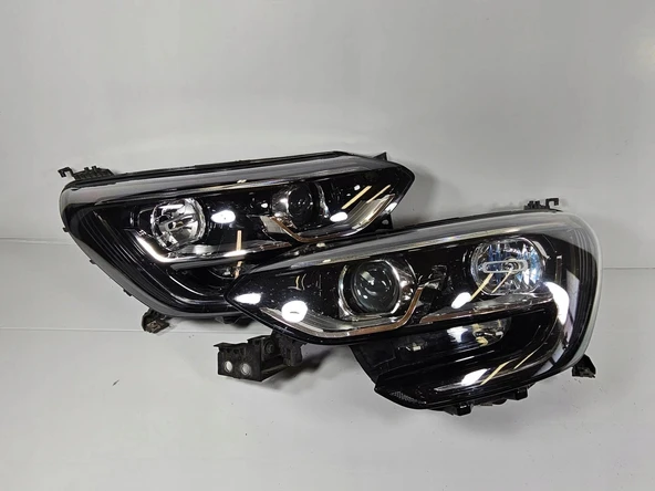 Renault Megane IV 2015- Far Sağ Oem No (260102686R) ürün görseli 1