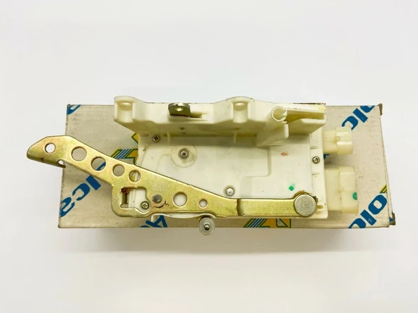 Opel Astra K 2016- Ön Panjur Krom Kuşaklı Oem No (39206367) ürün görseli 1
