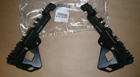 Renault Trafic Ön Tampon Braket  Sağ 2014- (Oem No:  620504350R) ürün görseli 1