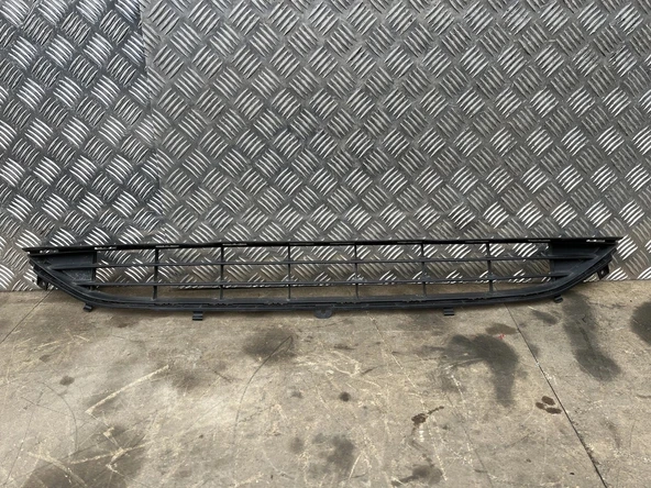 Ford Fiesta 2017-2021 Ön Tampon Panjuru Alt (Oem No: H1Bb17K945A1C) ürün görseli 1
