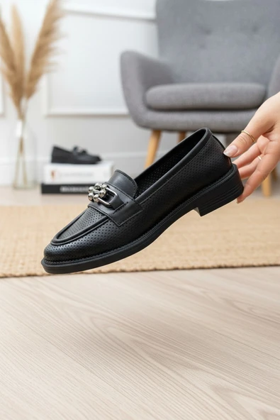 Enoch Kadın Lazer Delikli Nefes Alabilir Dokulu Metal Küre Detaylı Loafer ürün görseli 1