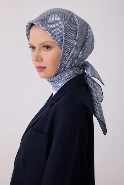 Monogram Desen Saf İpek Twill Eşarp  - 2026 İlkbahar-Yaz (T)   4321 ürün görseli 1