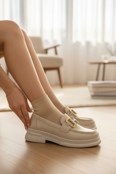 Enoch Kadın Bej Gold Köprü Tokalı Comfort Tabanlı Şehir Loafer ürün görseli 1