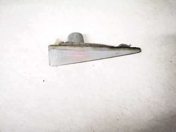 Renault Megane 2003-2008 Ön Çamurluk Sinyali Sağ (Oem No: 8200633417) ürün görseli 1