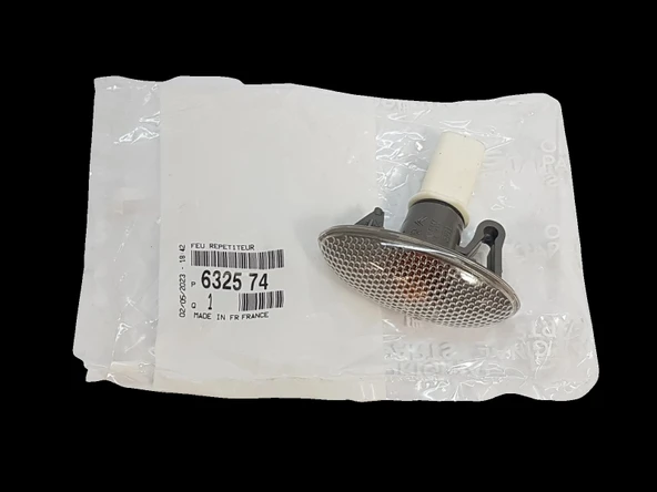 Peugeot 206 - 1998-2002 Ön Çamurluk Sinyali Beyaz (Oem No: 6325.74) ürün görseli 1