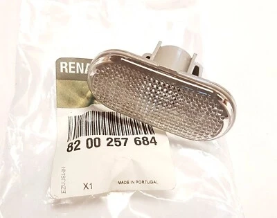 Renault Megane 2000-2002 Ön Çamurluk Sinyali (Oem No: 8200257684) ürün görseli 1