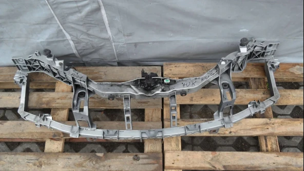Ford Kuga (2008 Yılında Çıkan Kasa) Ön Panel (Oem No: 8V418B041Ak) ürün görseli 1