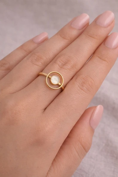 Kadın Altın Renk Taşlı Daire Model Minimal Yüzük ürün görseli 1