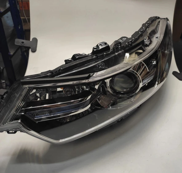 Honda Accord (2012 Yılında Çıkan Kasa) Ön Far Elektrikli Motorlu Ledli Sol (Oem No: 33151Tl0305) ürün görseli 1