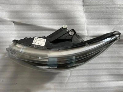 Mercedes Vito Ön Far Elektrikli Motorlu Sıyah Sol 2016- (Oem No:  A4479067700) ürün görseli 1