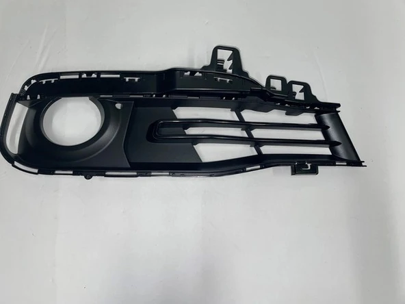 Bmw 3 Serisi (2015 Yılında Çıkan Kasa) Ön Sis Lamba Kapağı Delikli Açık Lux Sağ (Oem No: 51117396878) ürün görseli 1