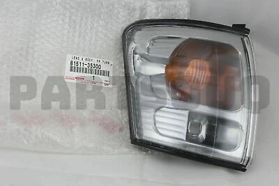 Toyota Hilux 2001-2003 Ön Sinyal Sağ (Oem No: 8151135300) ürün görseli 1