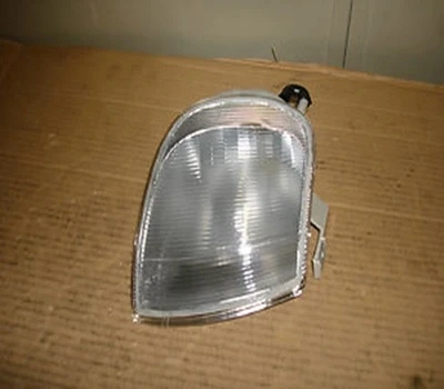 Volkswagen Polo Ön Sinyal Sarı Sağ 1994-1999 (Oem No:  6N0953042E) ürün görseli 1